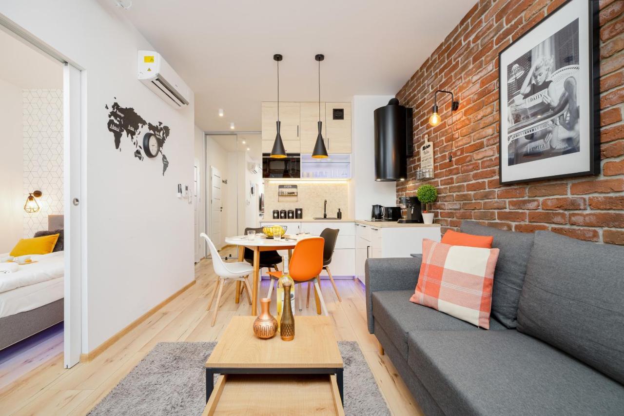 Appartement Movie Jacuzzi At The Main Station By Renters *