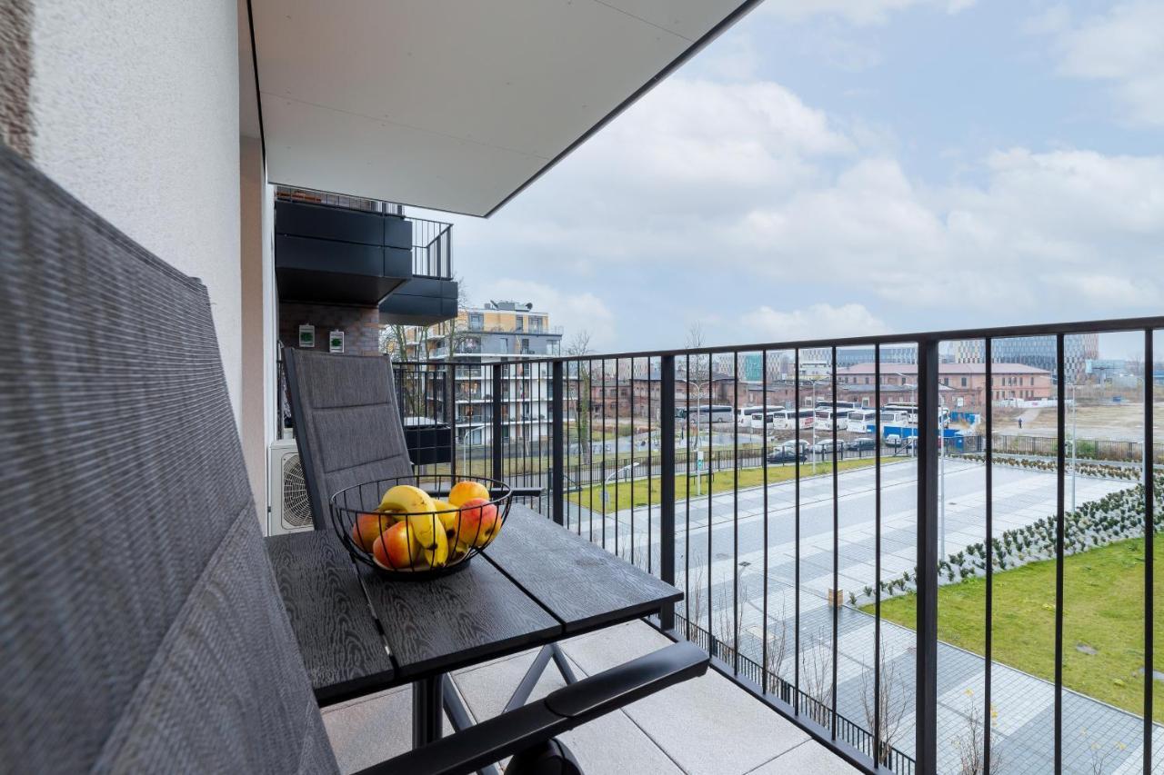 Movie Jacuzzi At The Main Station By Renters Appartement Krakau